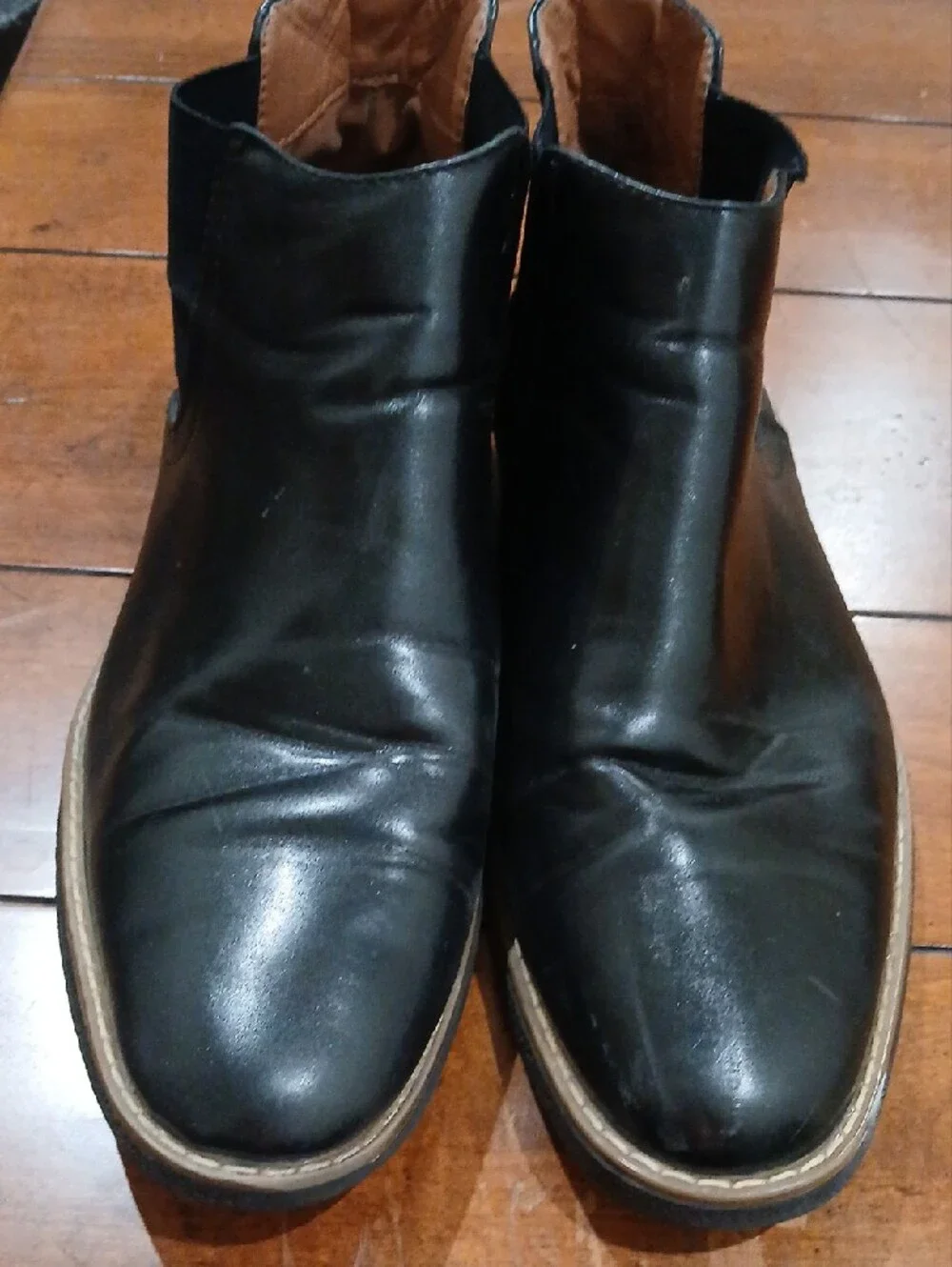 Men's Black Chukka Boots — Sleek Leather Dress-Casual Style